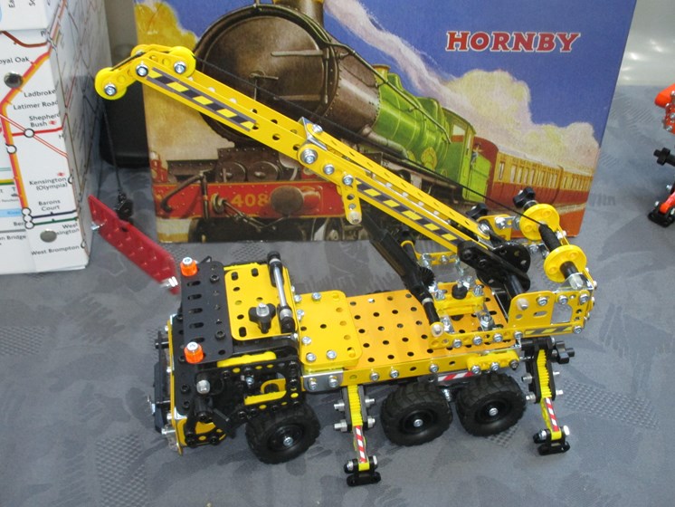 Modified evolution crane